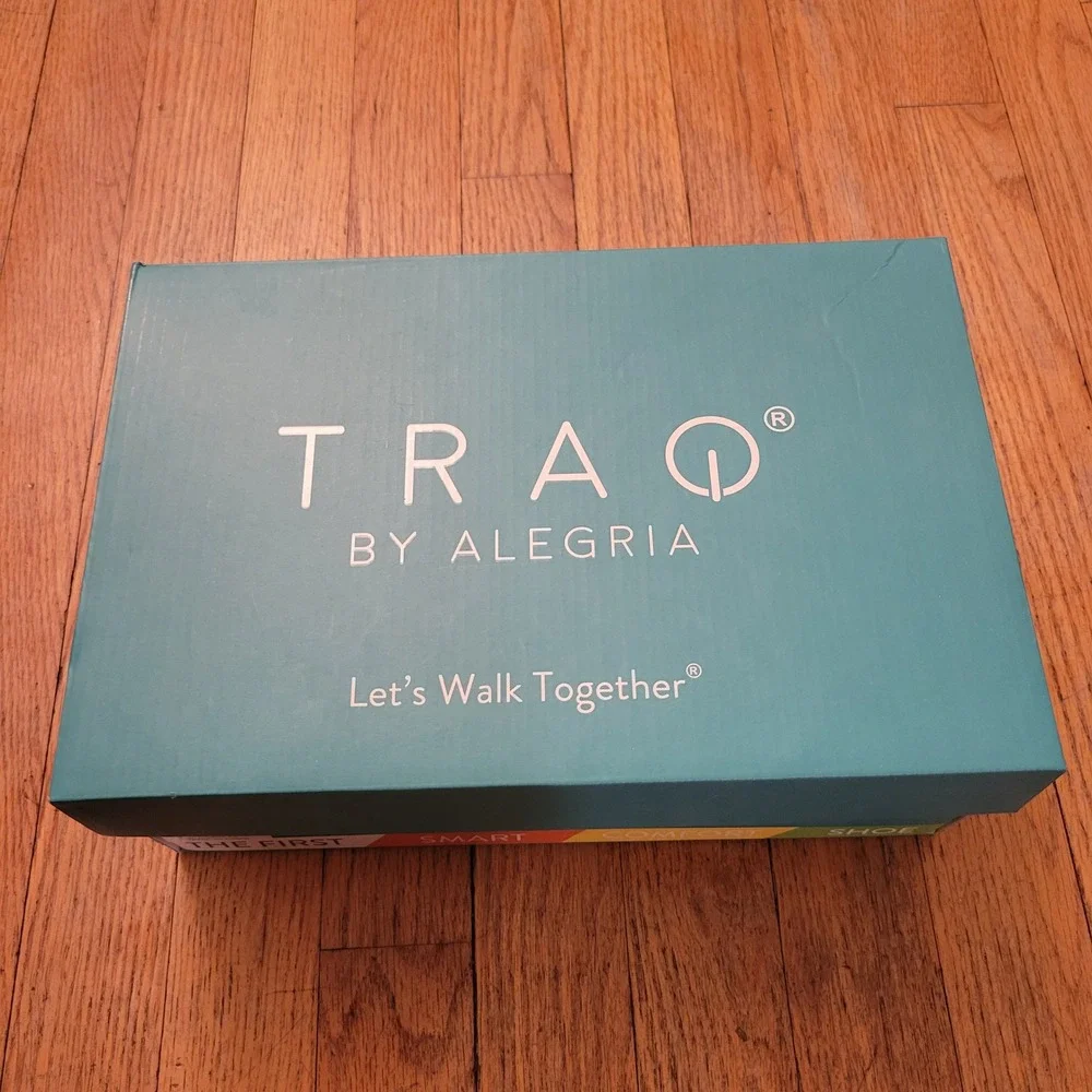 TRAQ Alegria 8 8.5 Smart Walking Shoe Mint Knit Q-Chip QOOL 5330 Athleisure